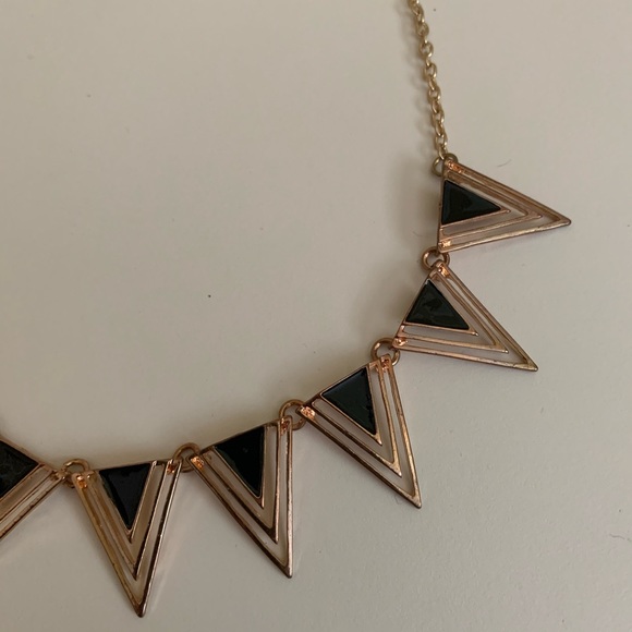 Fun statement necklace - Picture 2 of 3